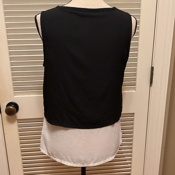 91. The Limited Tunic in Black and White - Picture 5 of 12